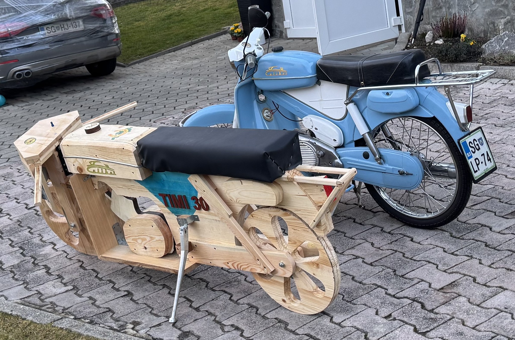 Lesen motor - poganjalček-hudeartles.si